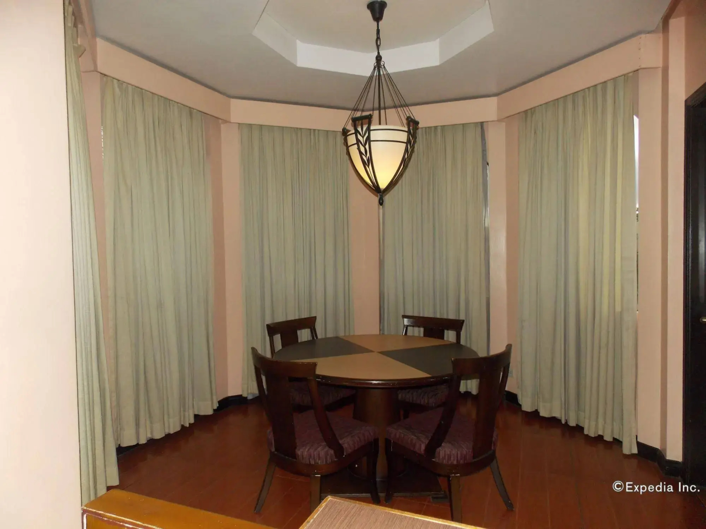 Planta Centro Bacolod Hotel & Residences