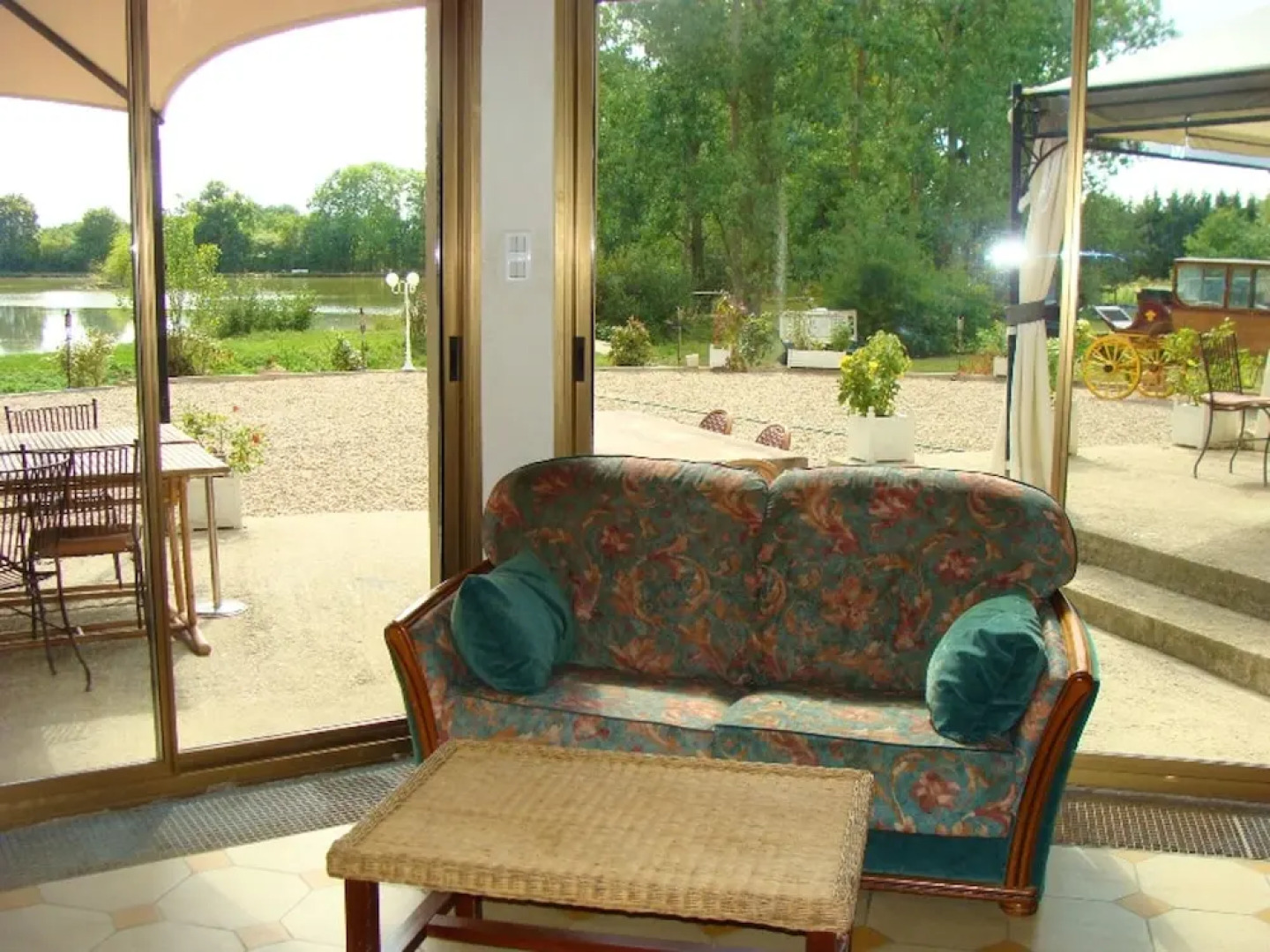 Mansion With 4 Bedrooms in Courtenay, With Wonderful Lake View, Enclos