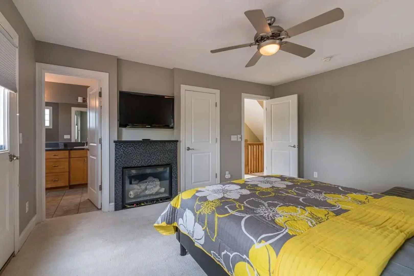 Central Cleveland Gem W/ Direct Skyline View! 2 Bedroom Home by Redawning