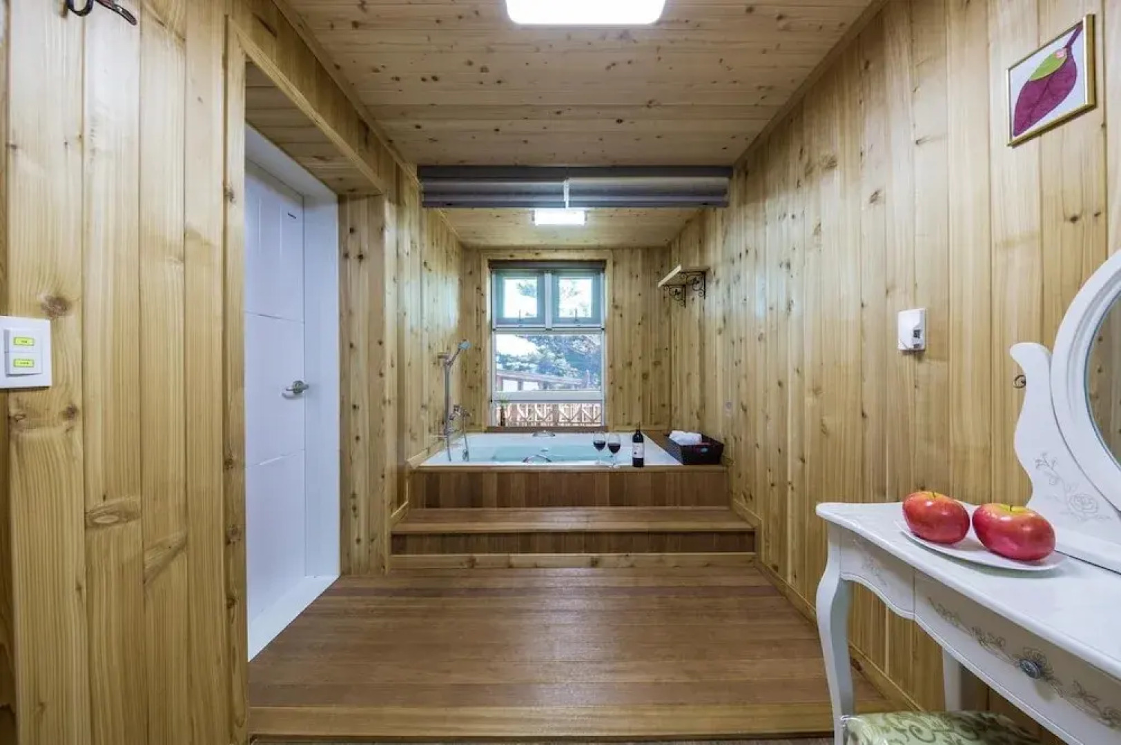 Tongyoung S468 Poolvilla