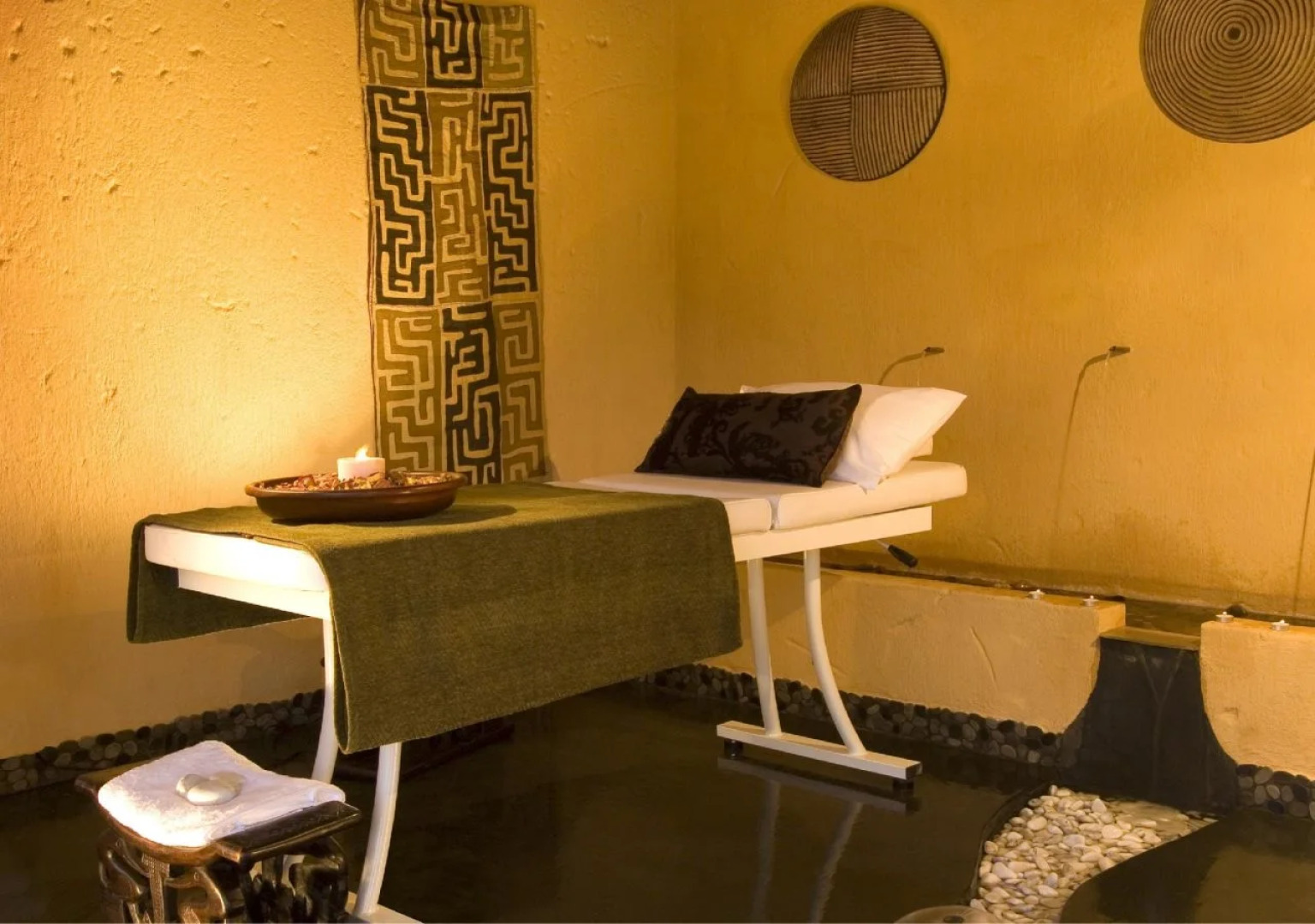 Pondoro Game Lodge  - Open to Kruger Park