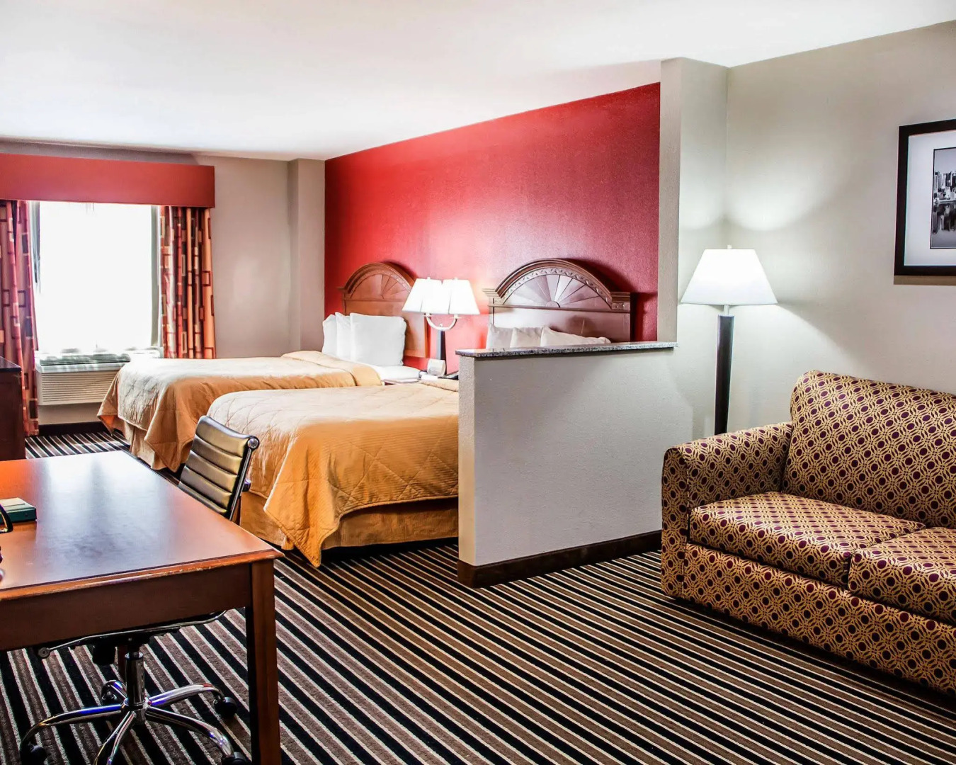 Quality Suites Tulsa I-44