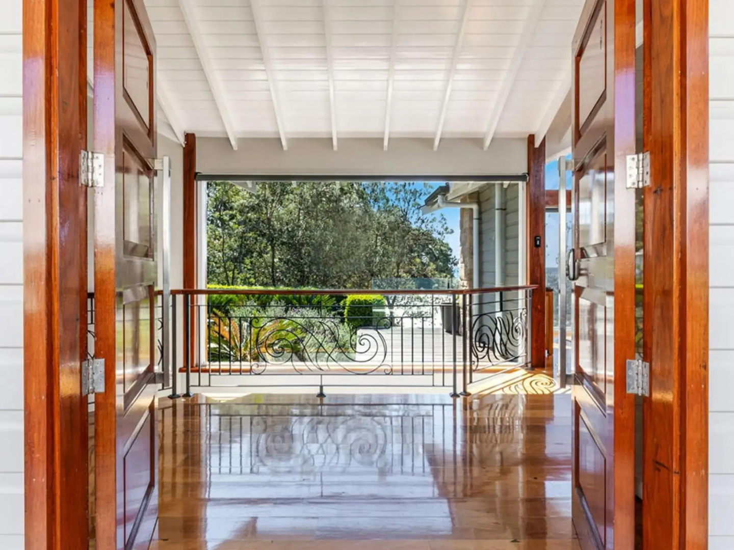 Horizons at Hyams Beach 4pm Check Out Sundays