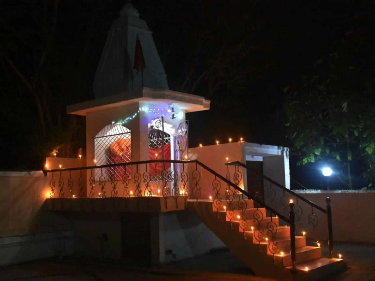 Maa Trinayani Palace