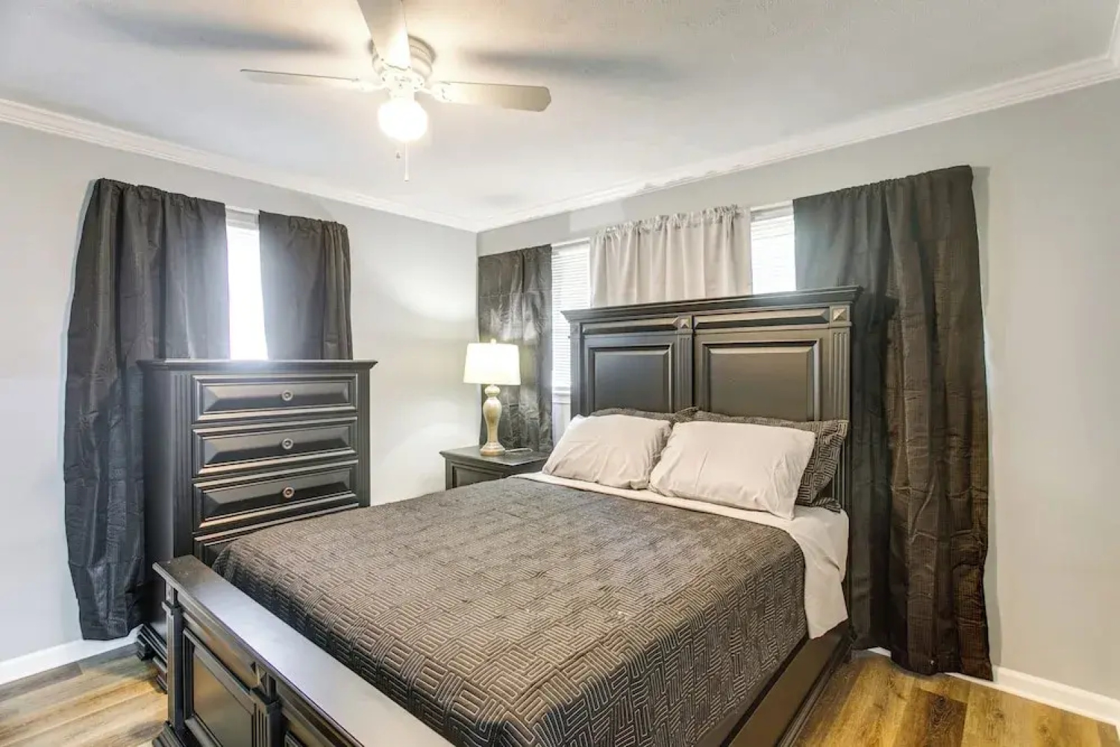 Near Shops & Eats: Home w/ Large Yard in Waycross!