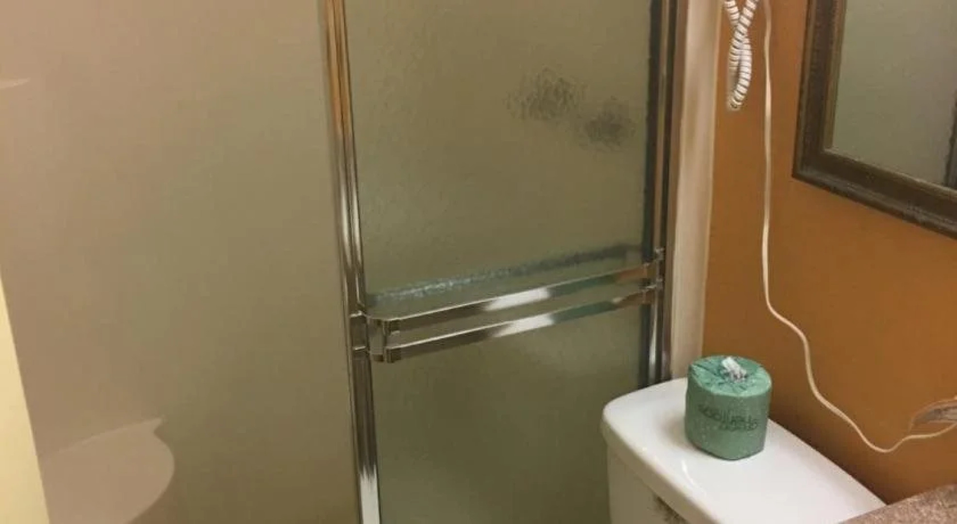 Travelodge by Wyndham Bay Shore Long Island