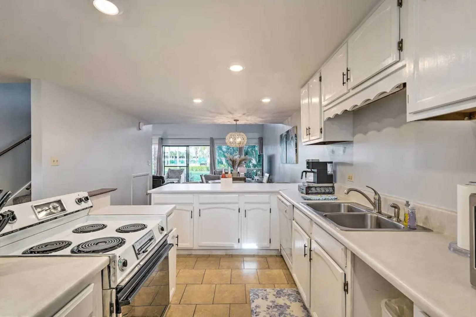 PCB Escape w/ Pool & Beach Access, Beach Chairs!