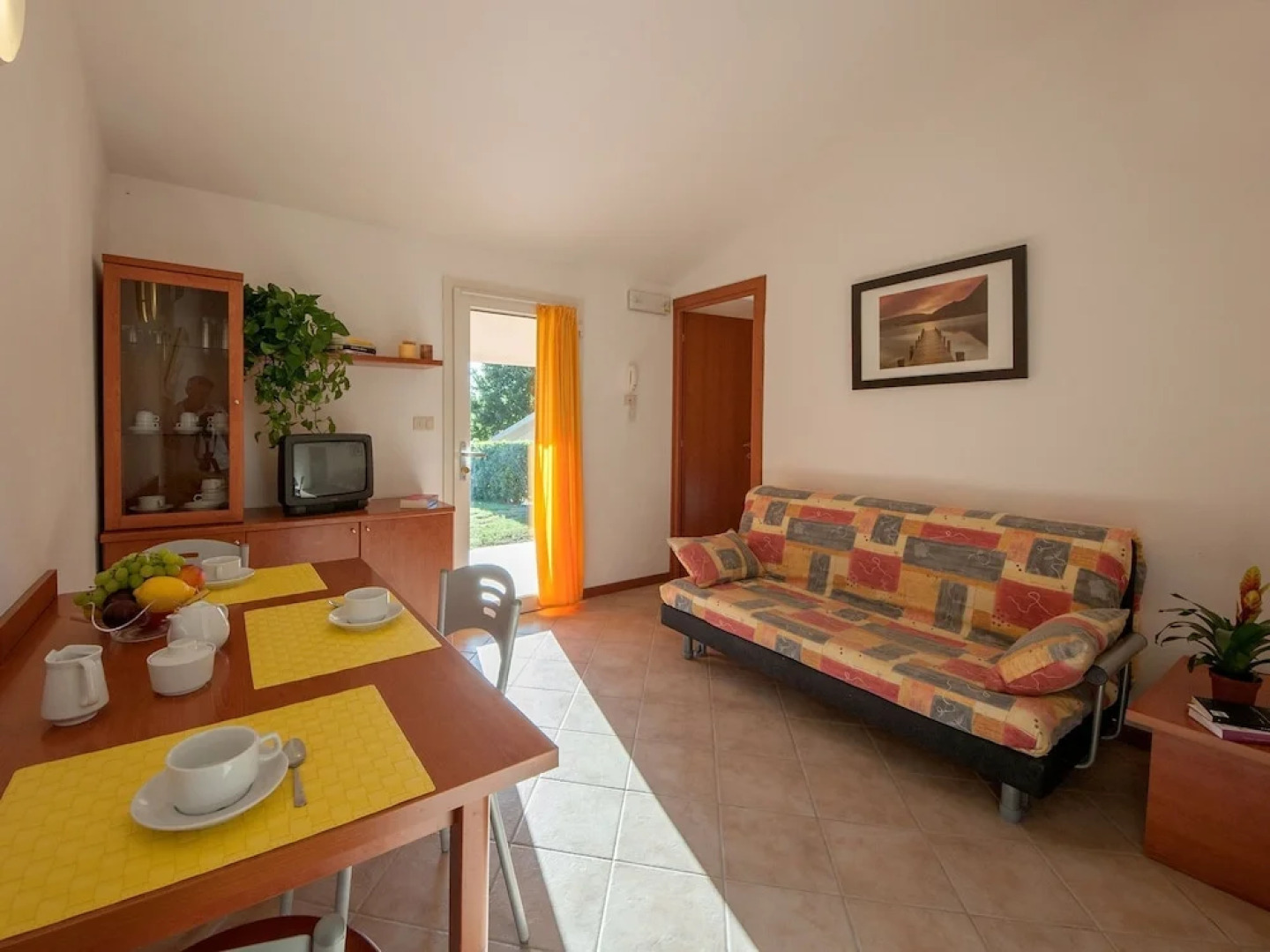 Cozy Apartment With air Conditioning Near the Sea