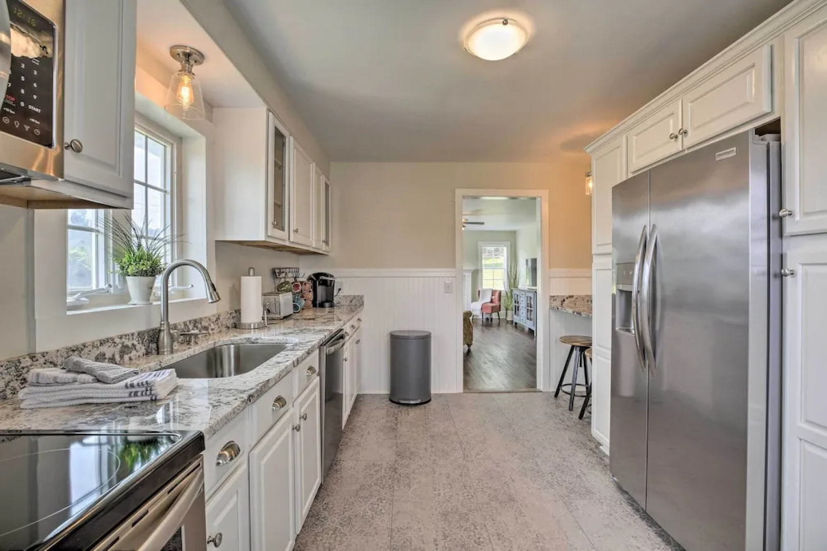 Idyllic Getaway w/ Deck ~ 4 Mi to Dtwn Athens
