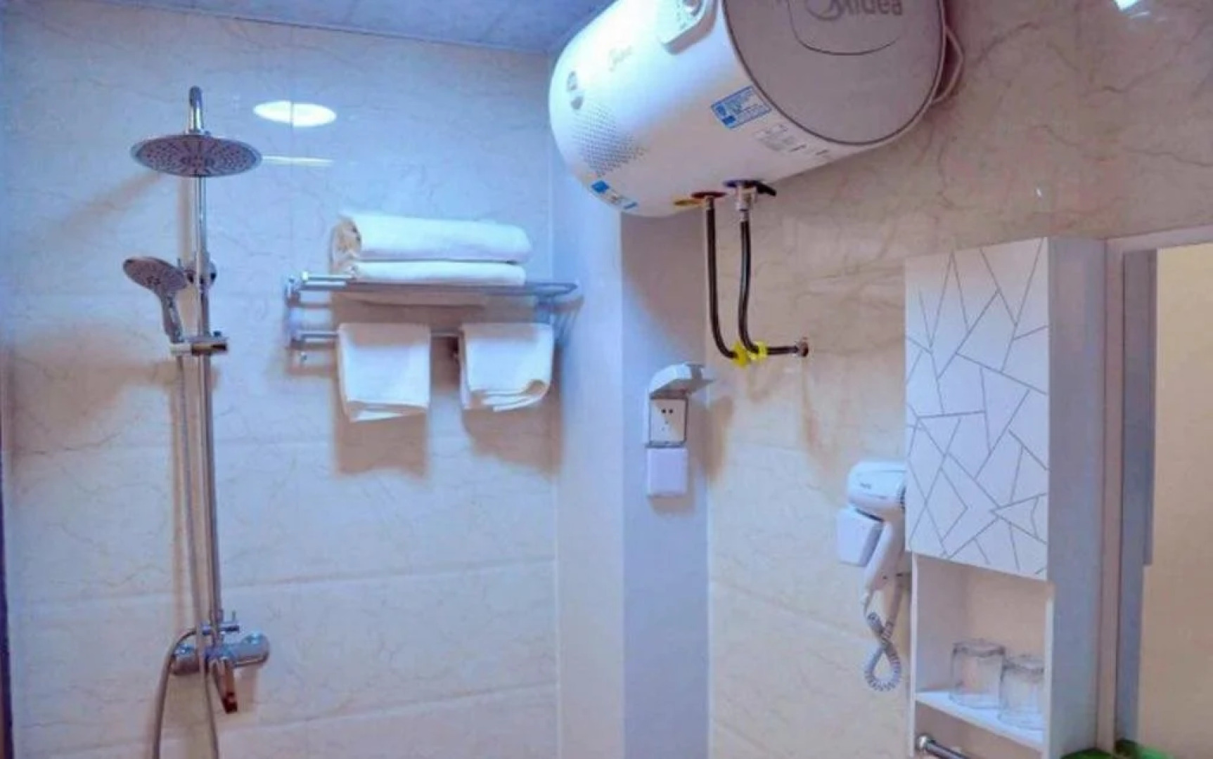 Huayu Business Express Hotel