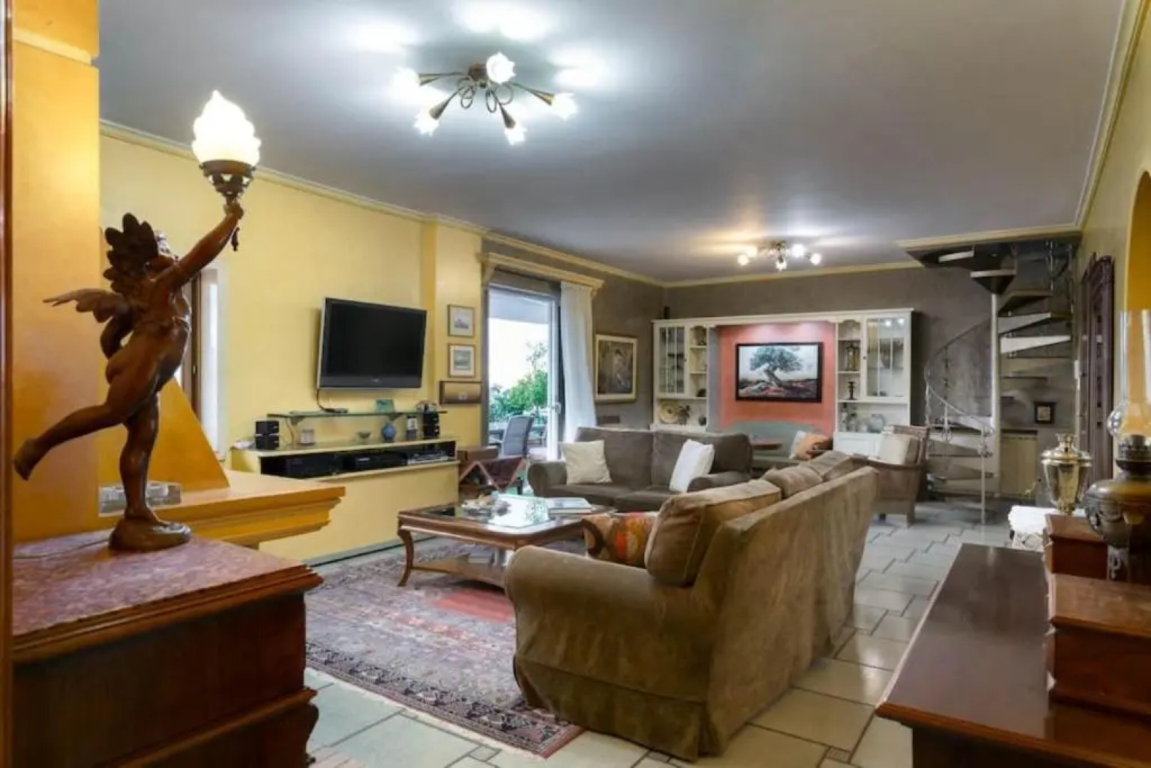 165 sm Penthouse Maisonette Apartment