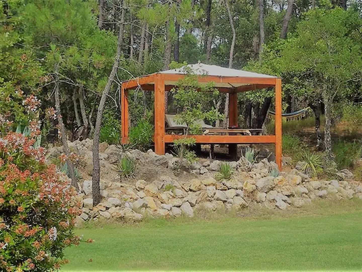 Top! Villa With Heated Jacuzzi, Private Pool, Large Lawn and Outdoor Kitchen