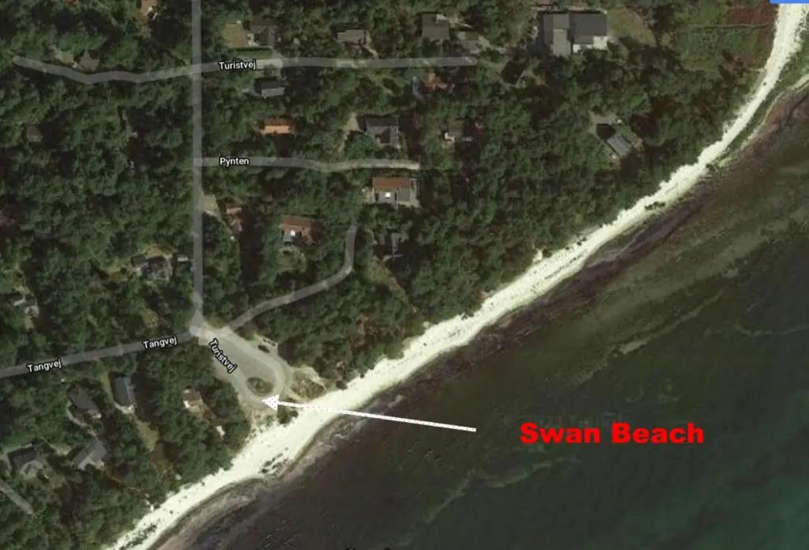 The 'Loft' Apartment- "Den Gule Svane" Guest House - near Rønne & Beach