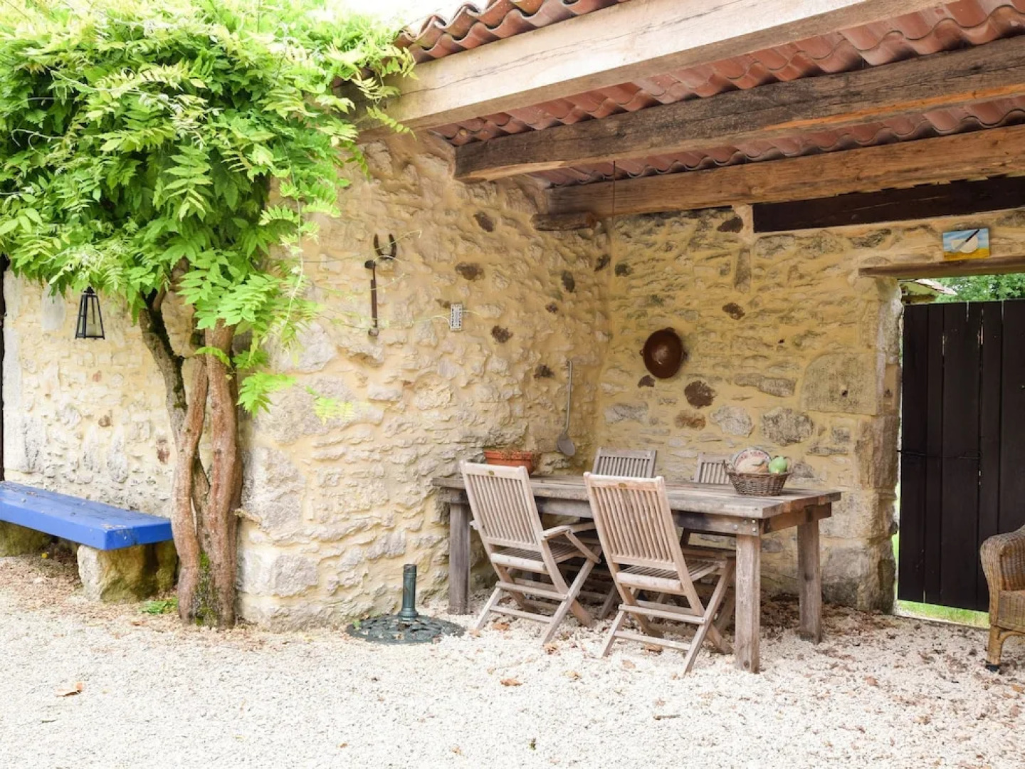 Spacious Villa in Puy-l'évêque With Swimming Pool