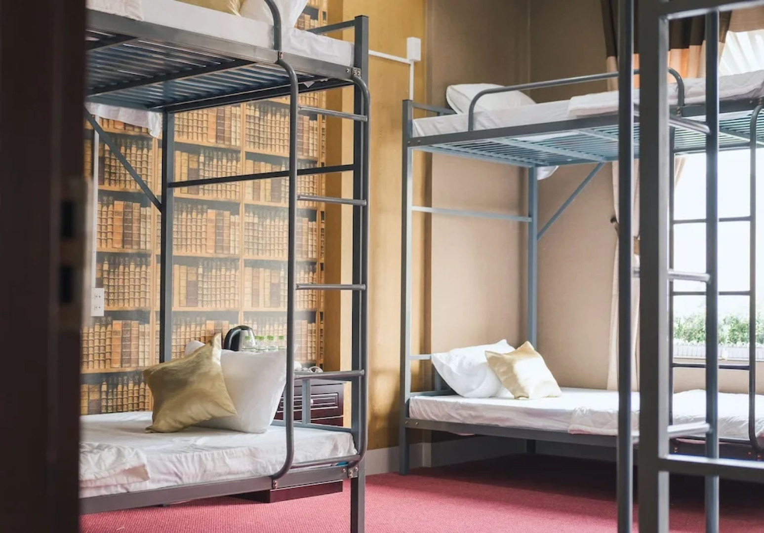 White Hotel - Hostel