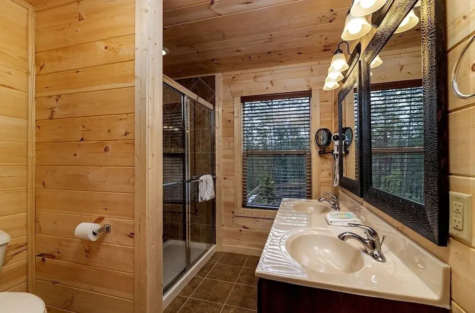 Majestic Mountain View - 4 Bedrooms, 4.5 Baths, Sleeps 12 4 Cabin by RedAwning