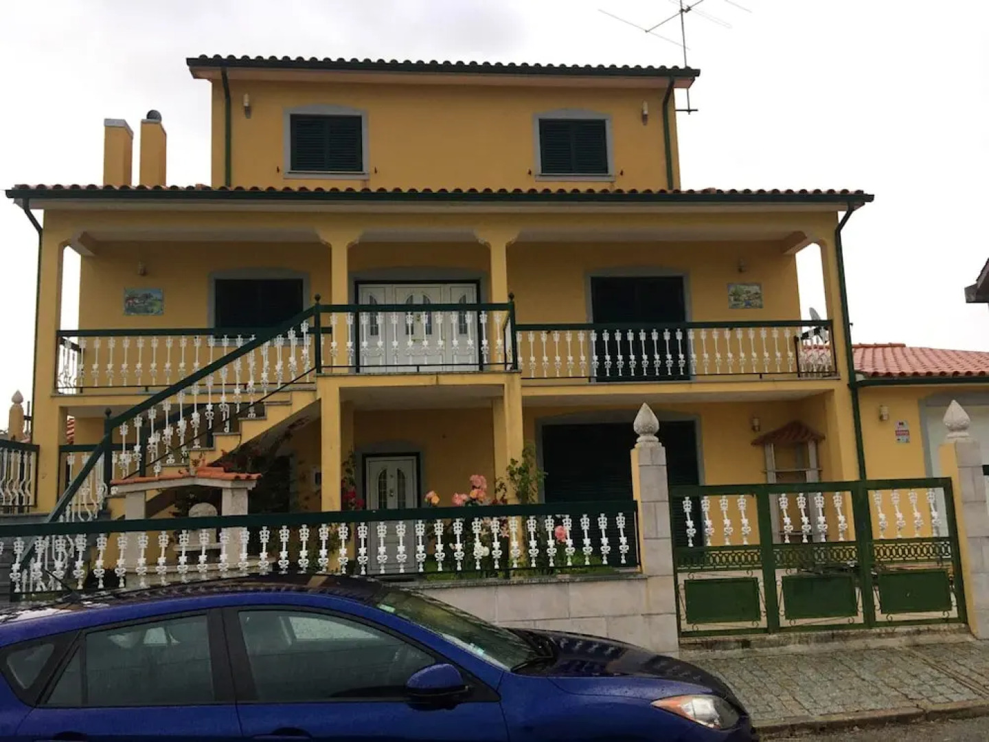 House With 4 Bedrooms in Cortiçada, With Wonderful Mountain View, Enclosed Garden and Wifi Near the Slopes