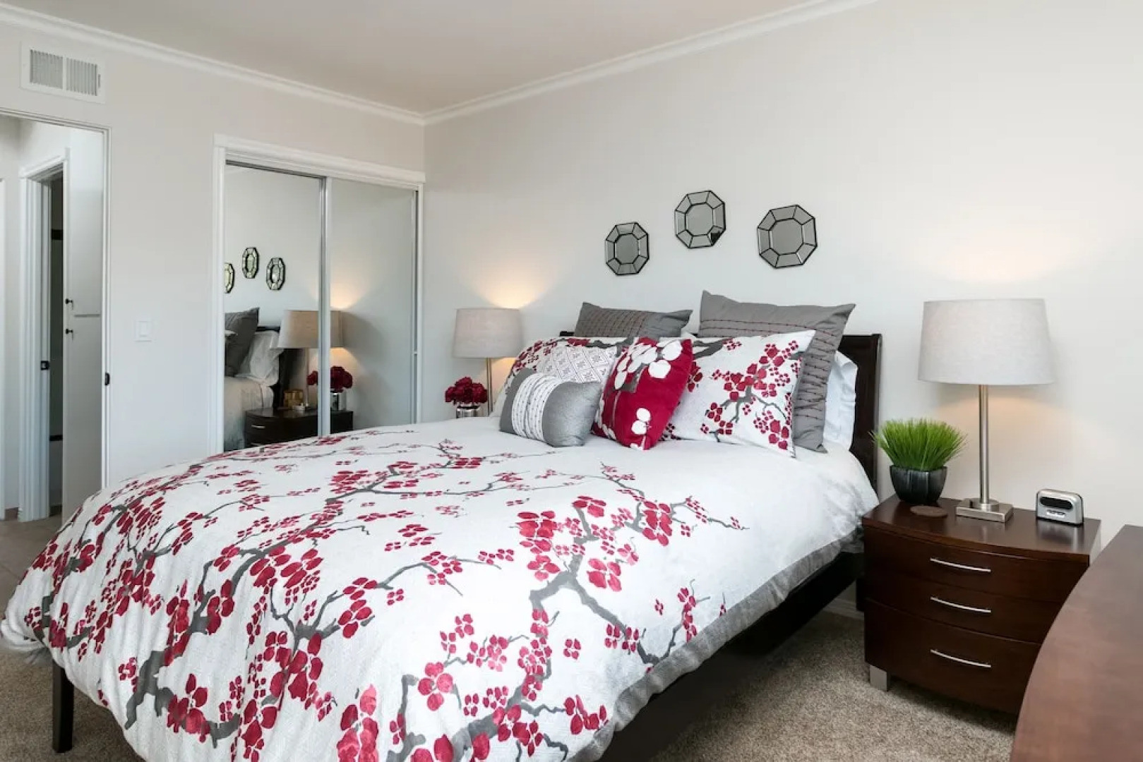 Agoura Hills  W/landscaped Yard 3 Bedroom Home