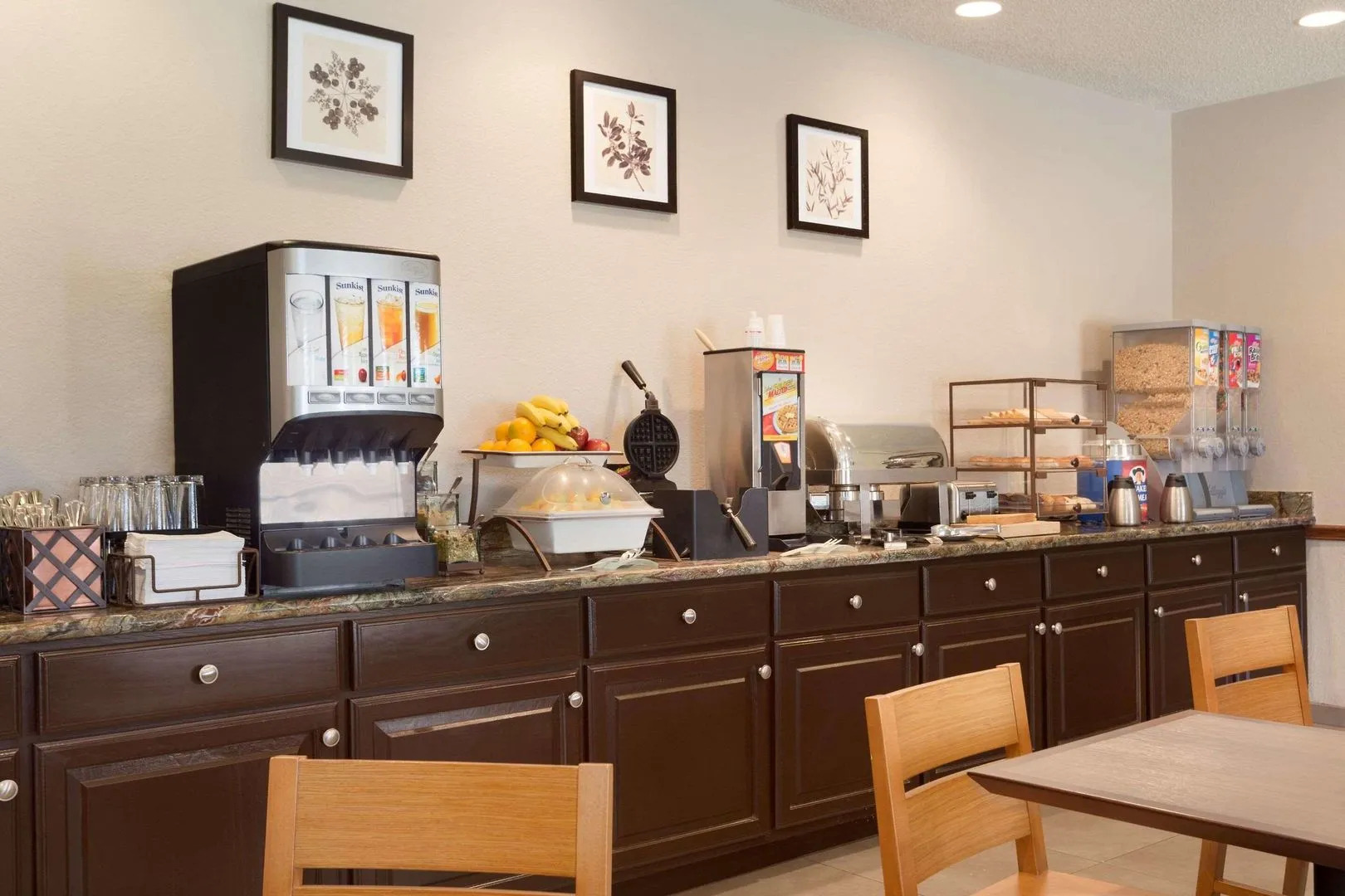 Country Inn & Suites by Radisson, Norman near University