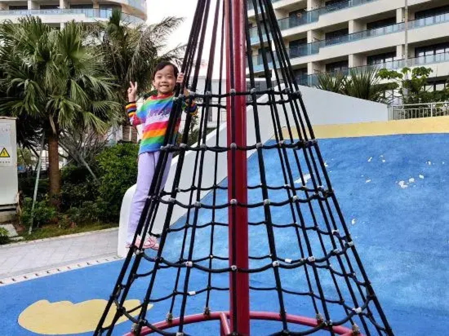 Watching the Sunrise Hotel on the Sea