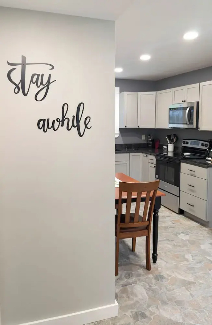 Newly Renovated Acadia Apartment Maple Street