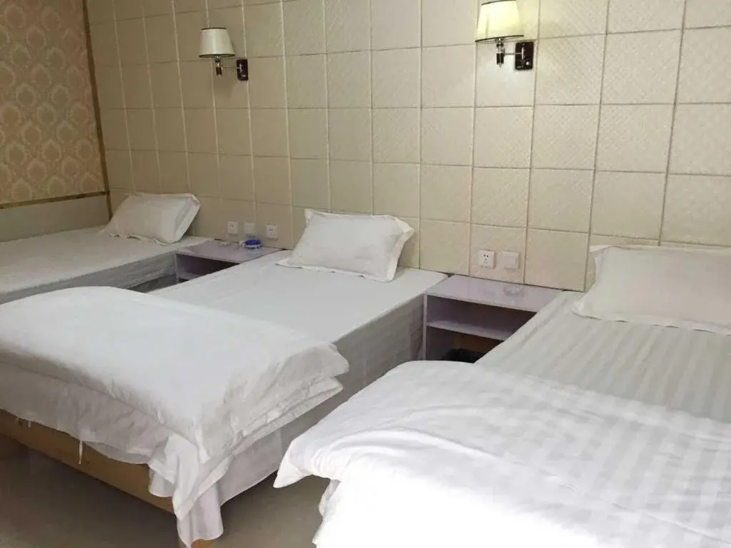 Dezhou Linyi Fuhao Business Inn