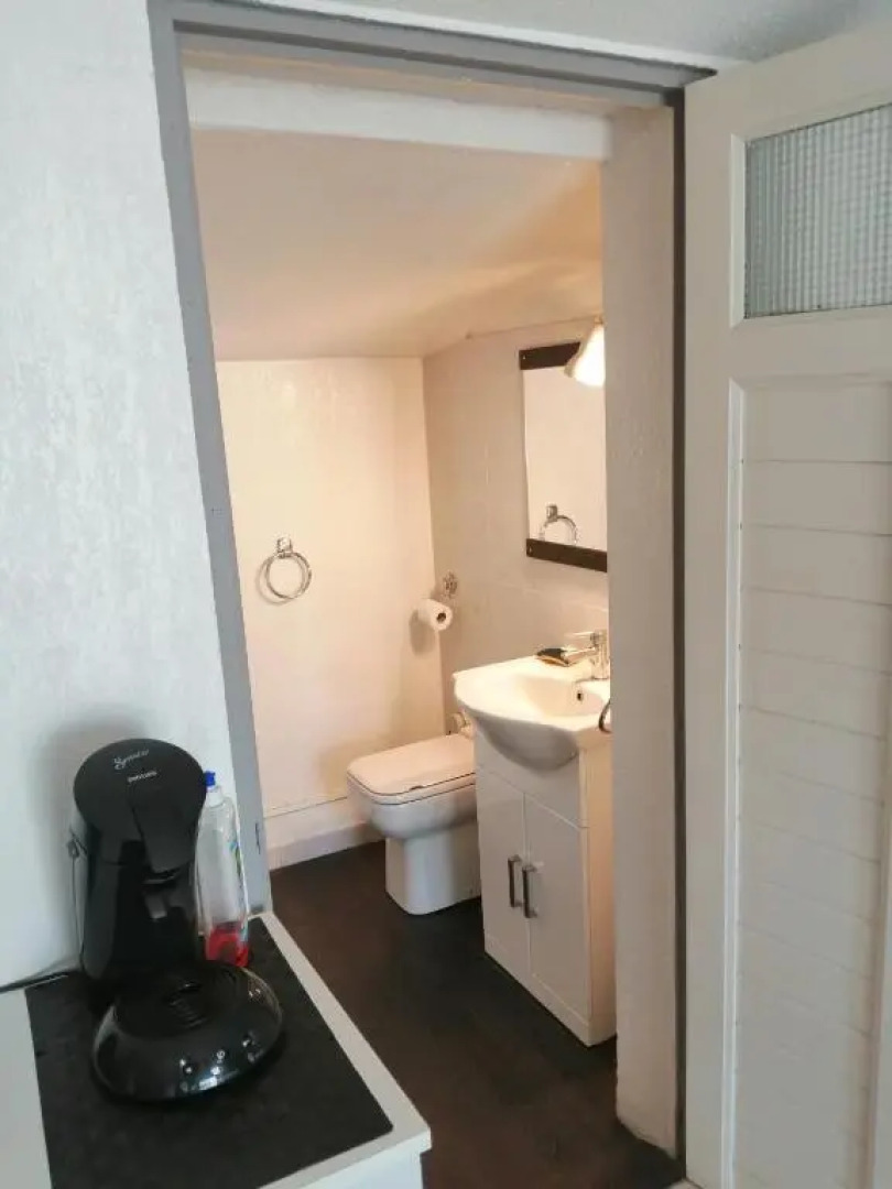 Studio et piscine au sel