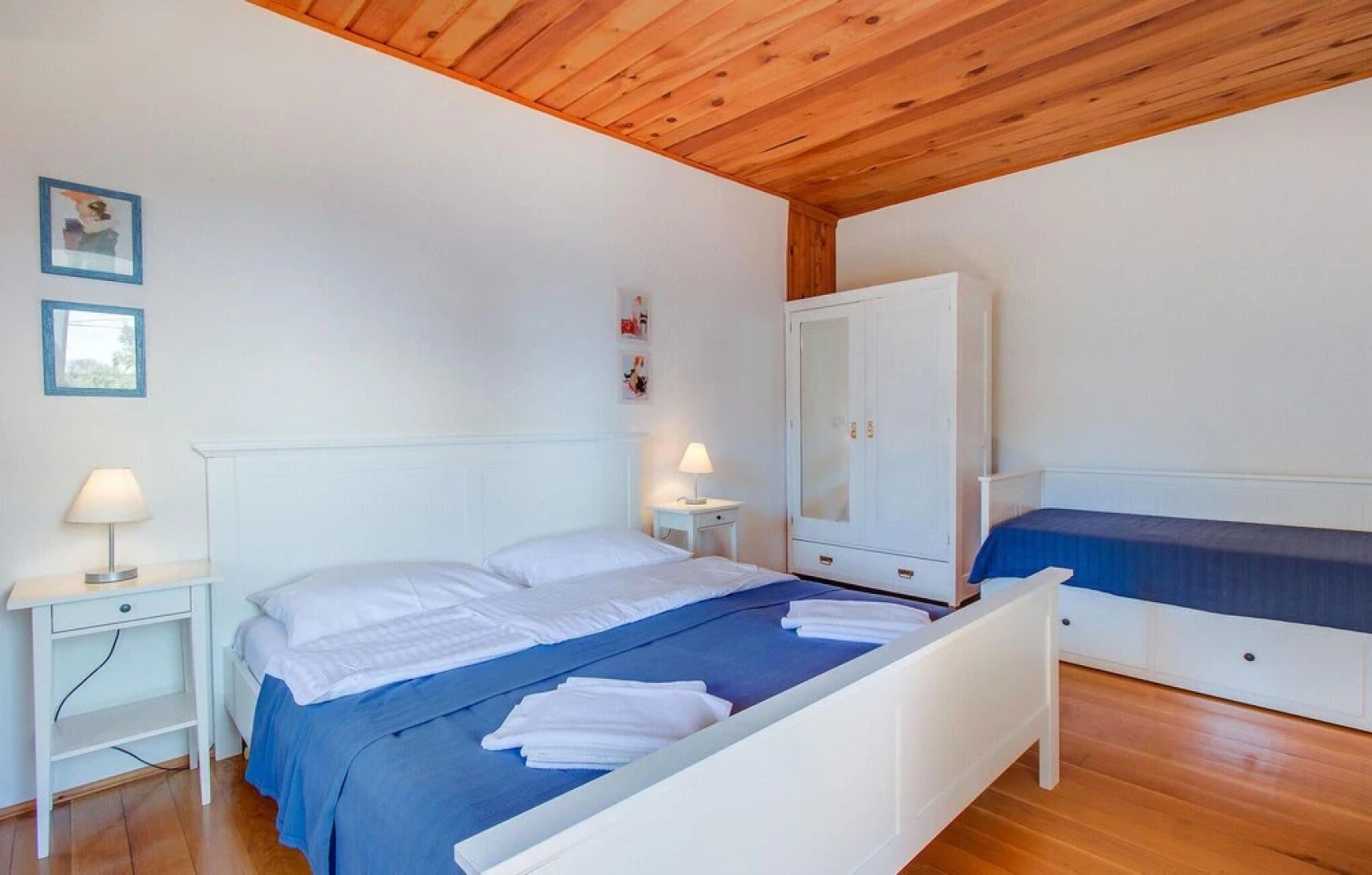 Amazing Home in Osor with Outdoor Swimming Pool, Hot Tub & 3 Bedrooms