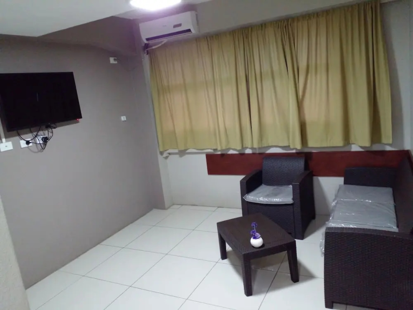 Sunseekers Outrigger Hotel