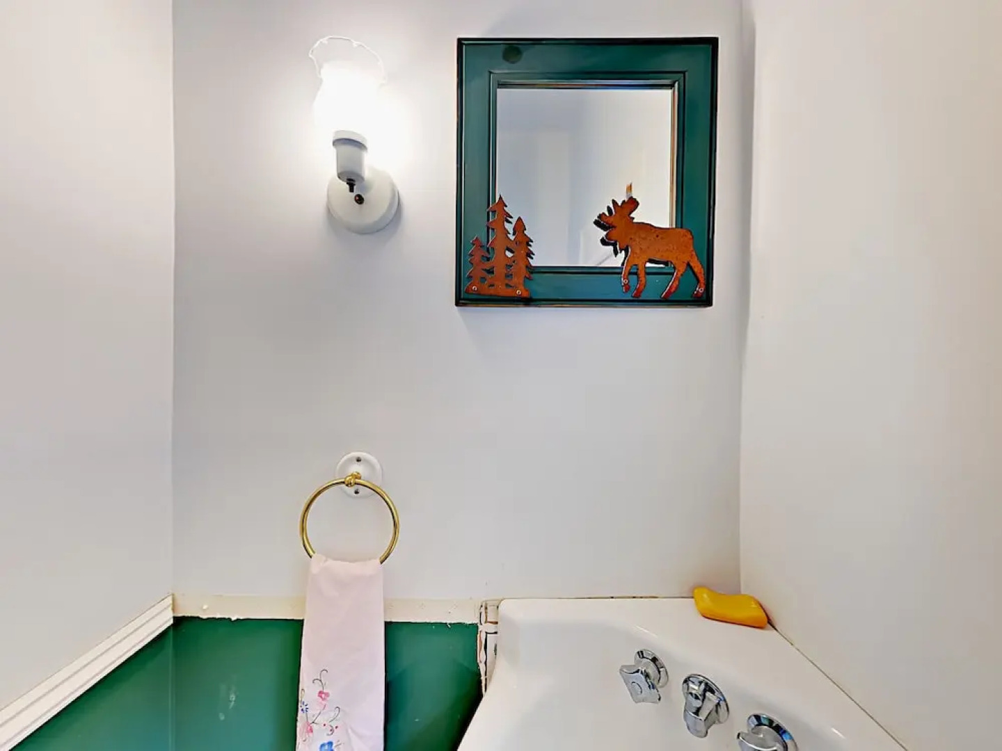 Family-friendly 4br W/ Ocean Views 4 Bedroom Home