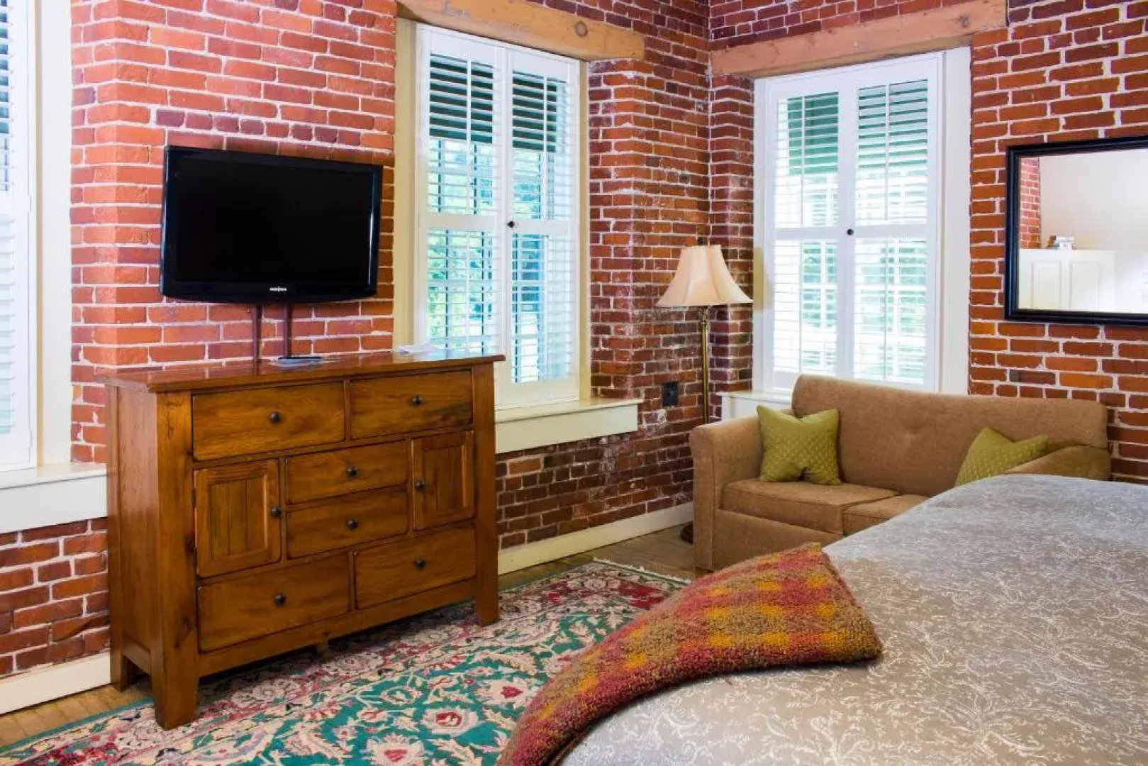 The Common Man Inn & Restaurant