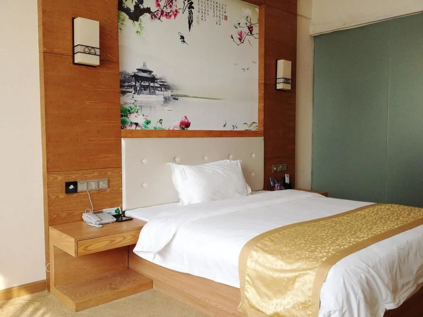 Dingnan Longhui Hotel