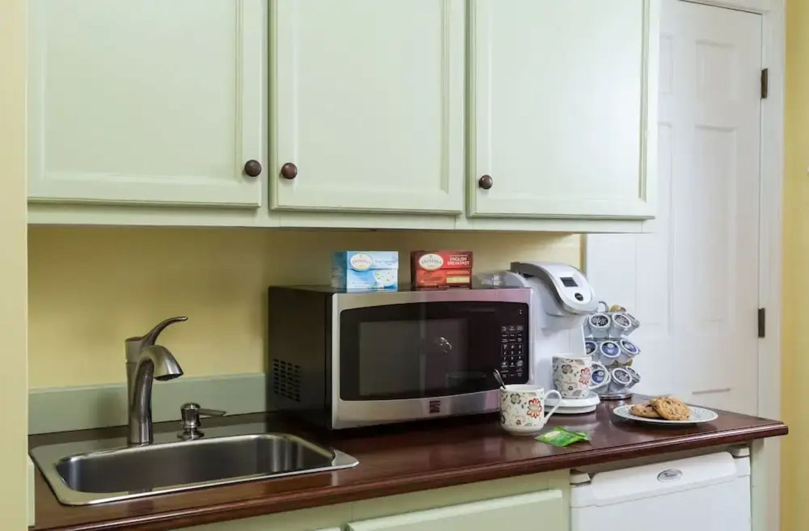 Seven Sea Street Inn