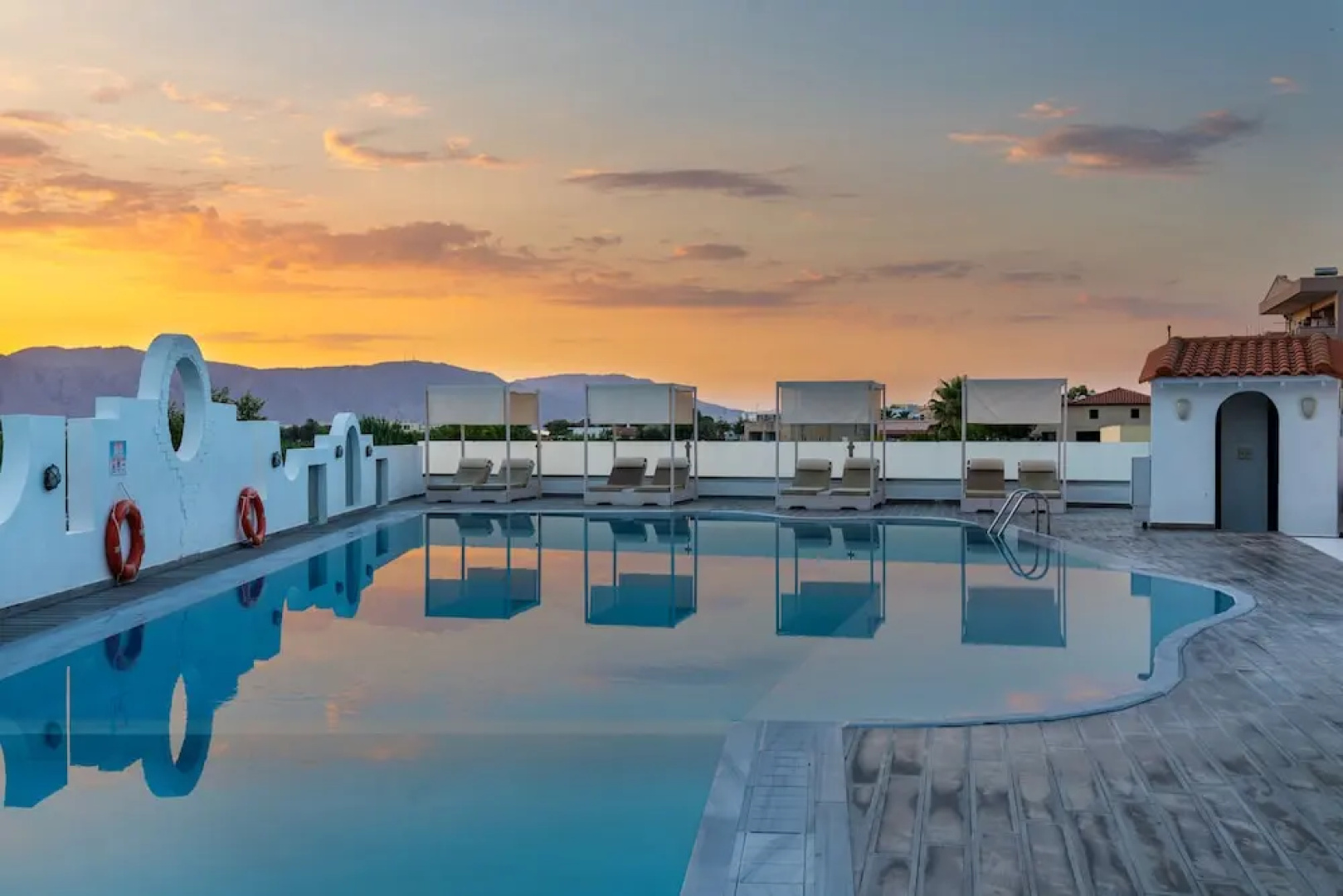 Apollo Apartments