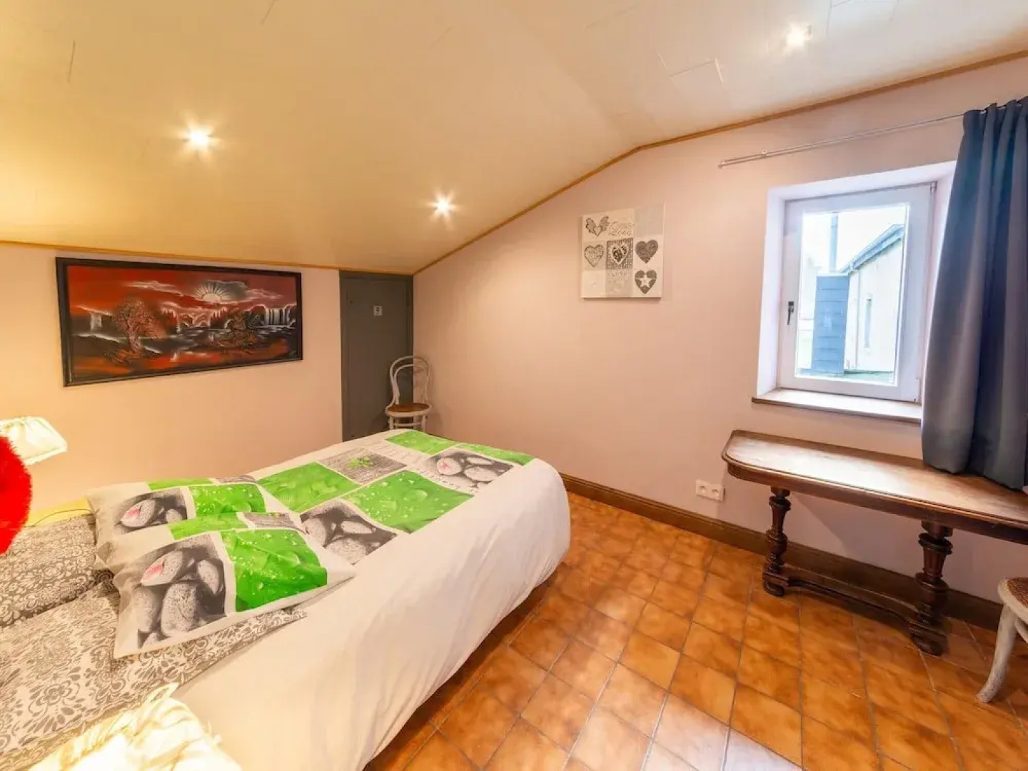 Expansive Holiday Home in Ardennes with Hot Tub