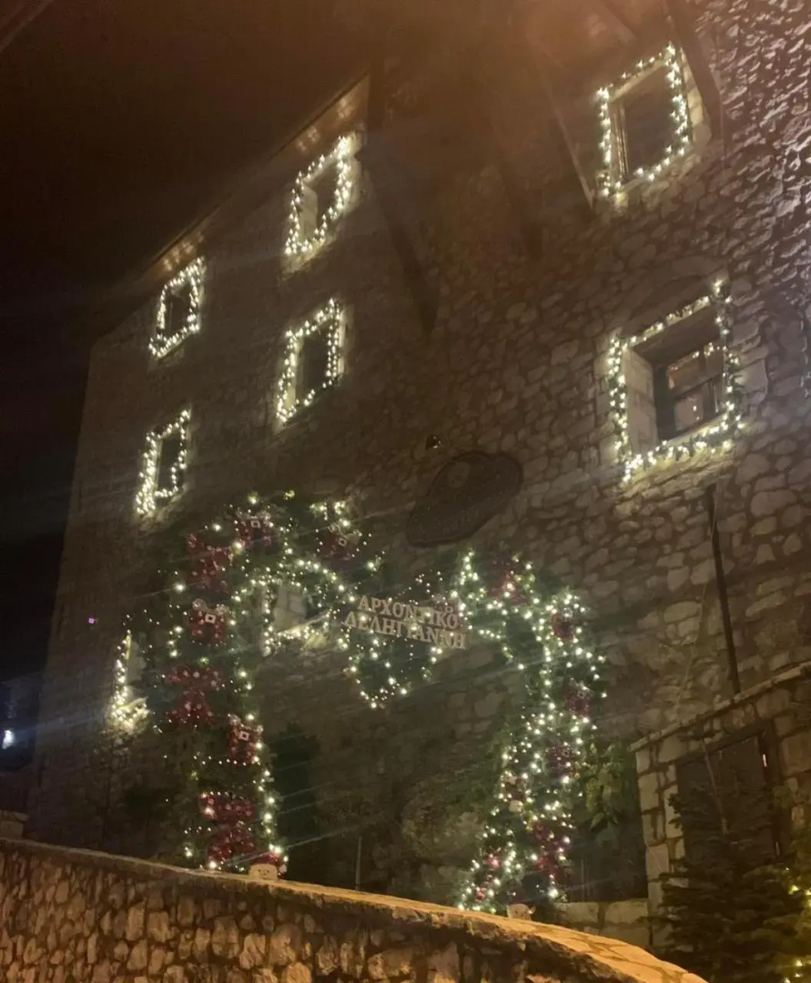 Stonehouse dome Lagadia