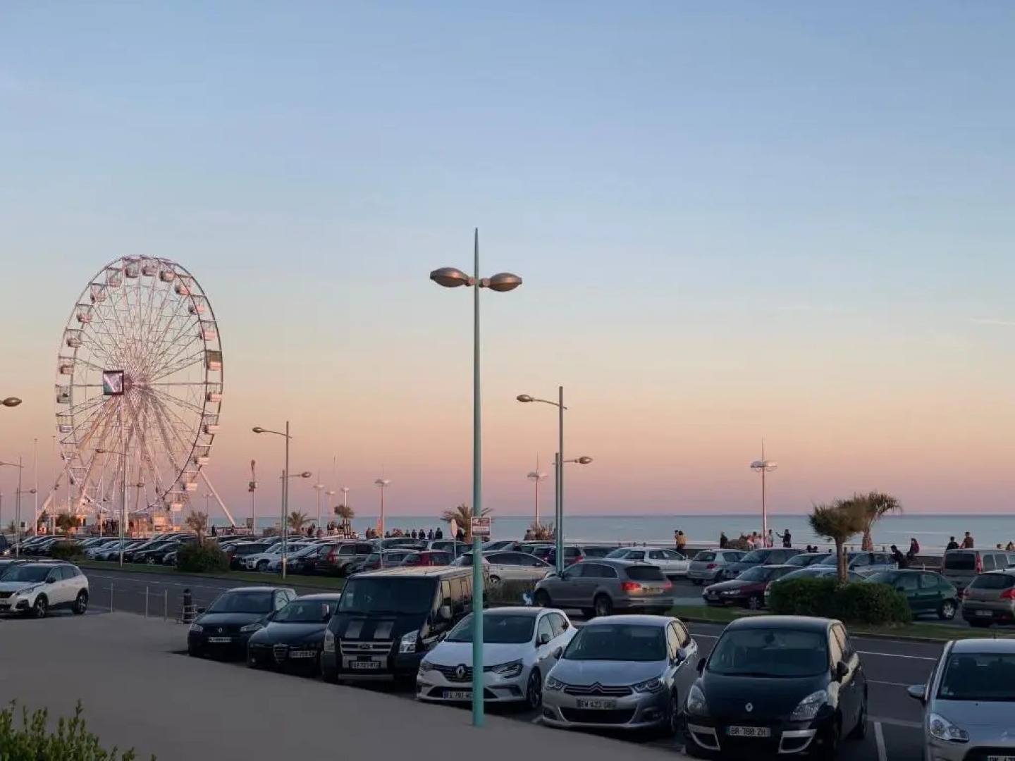 Studio Recent Proche de la Mer