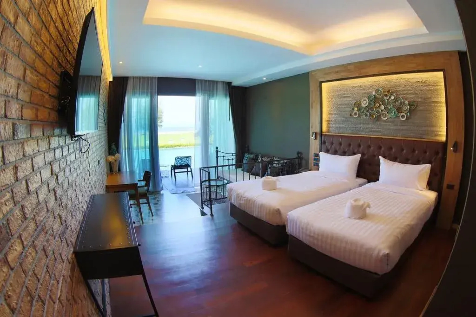 La Isla Pranburi Beach Resort