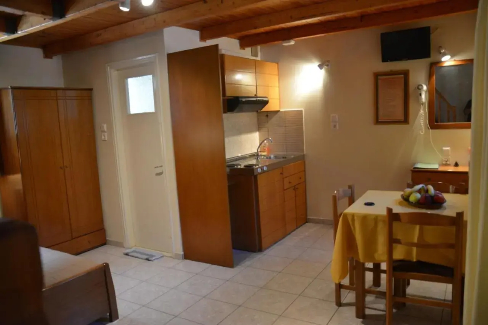 Aristotelis Apartments