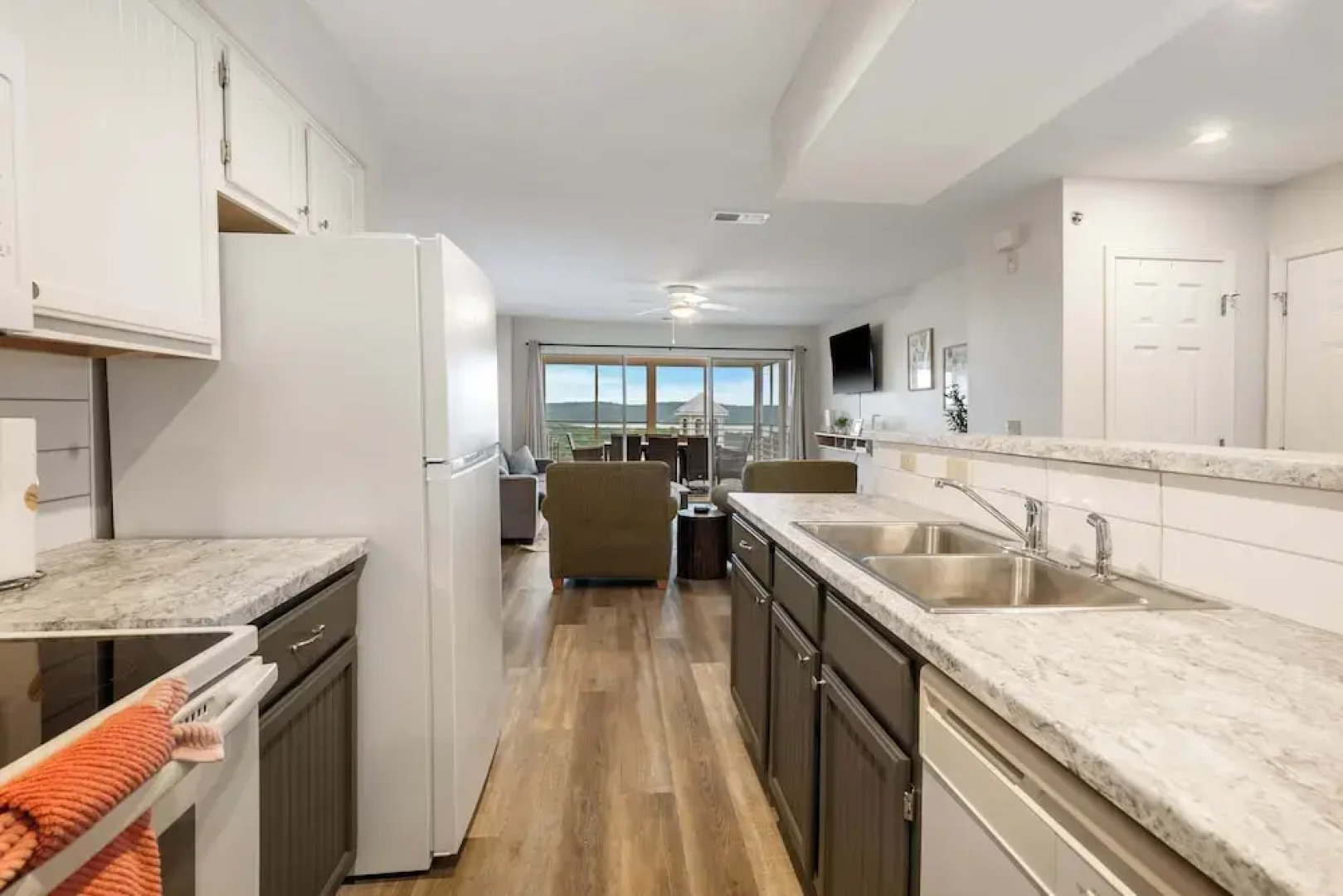 Ozark Mountain Oasis For 7!