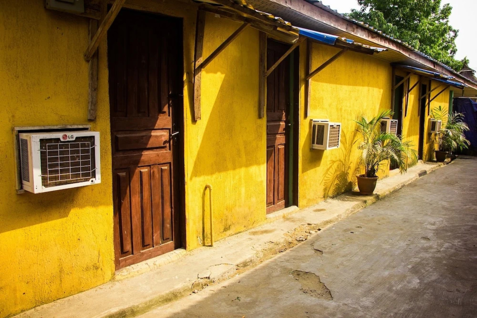 Castle City Resort & Suites