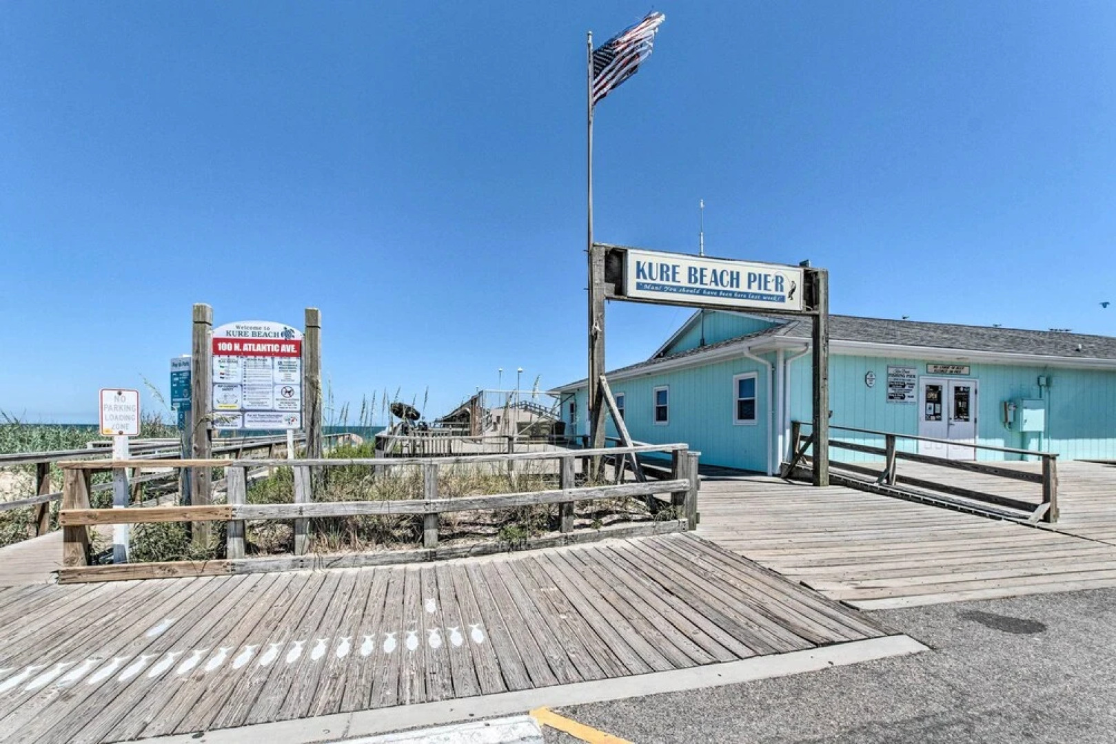 Convenient Kure Beach Townhome w/ Fire Pit!