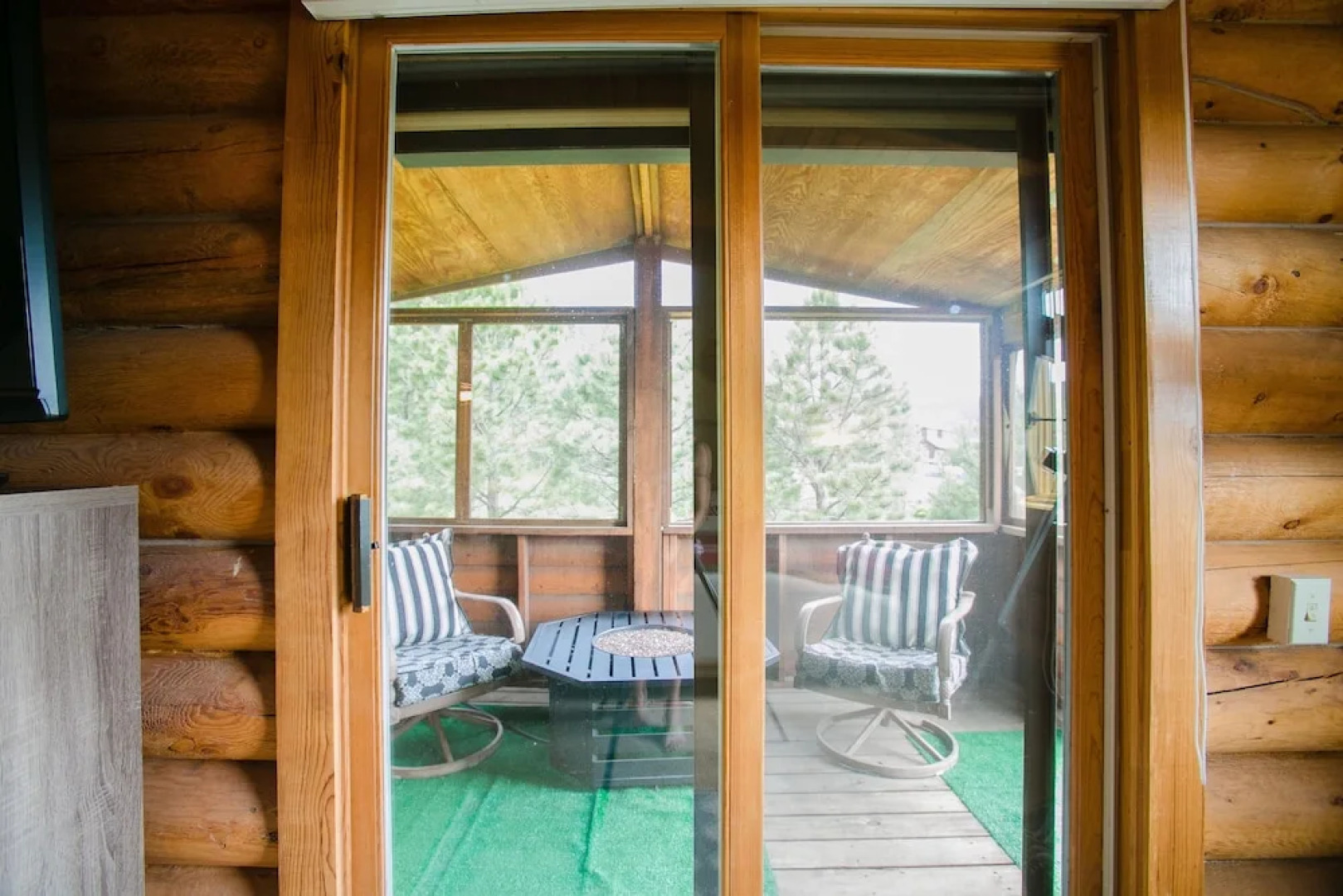 Nederland Getaway 4 Bedroom Home by RedAwning