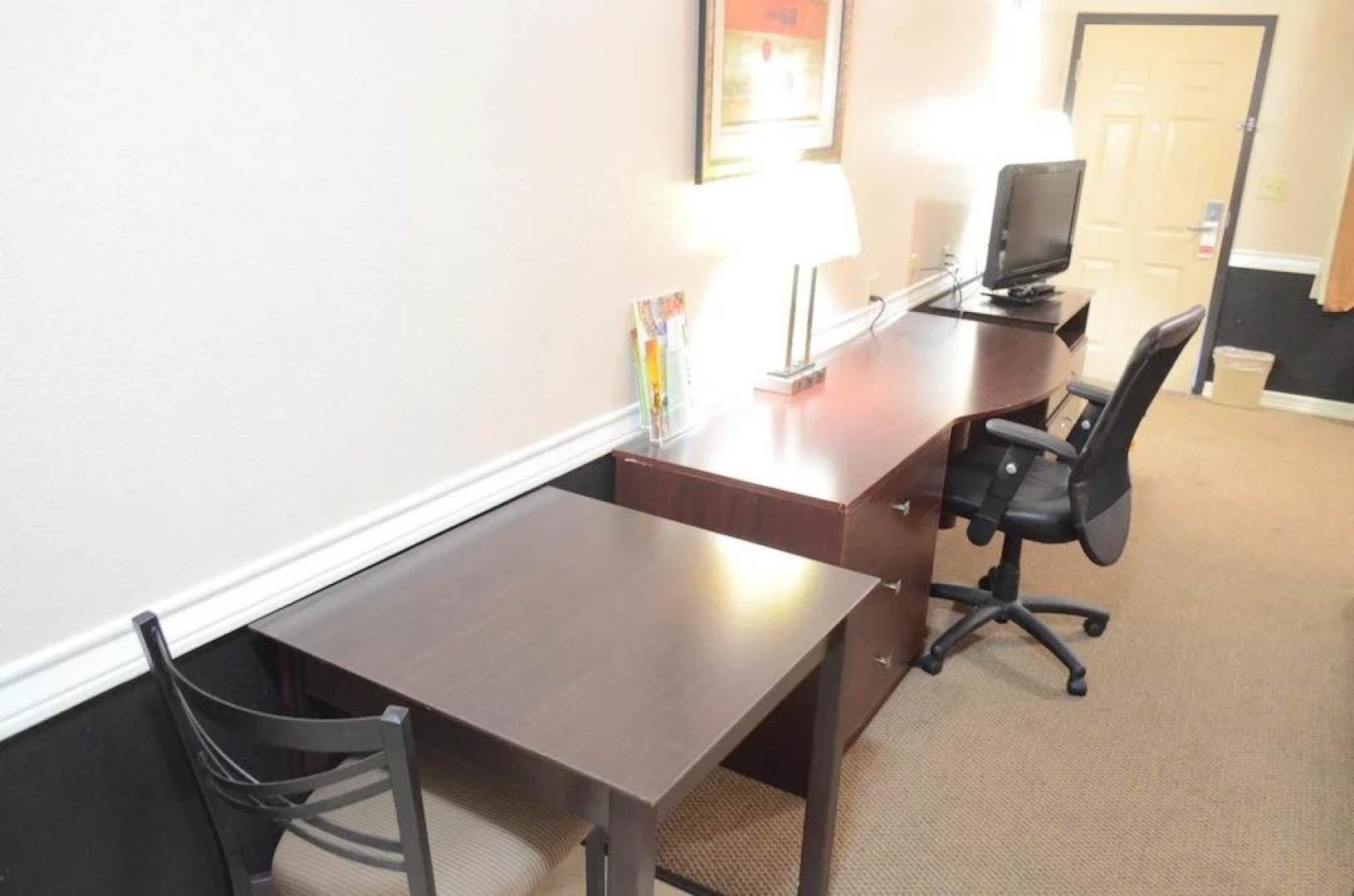 Budget Host Inn & Suites