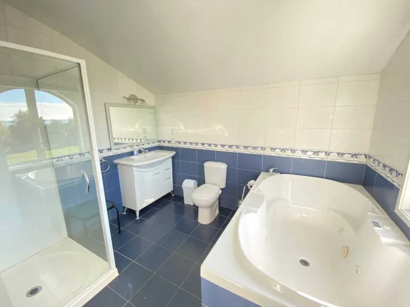 Paton s Beachfront Villa