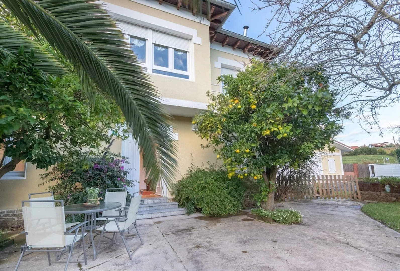 BAKIO ELGUERAY ENA with parking by Aston Rentals