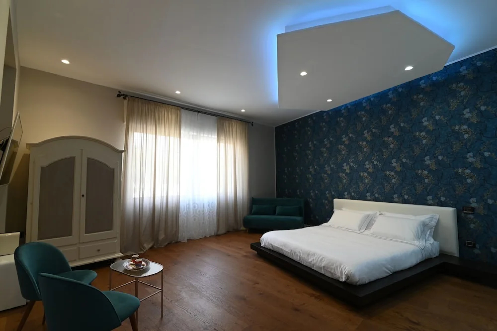 Slopes Suites and Spa