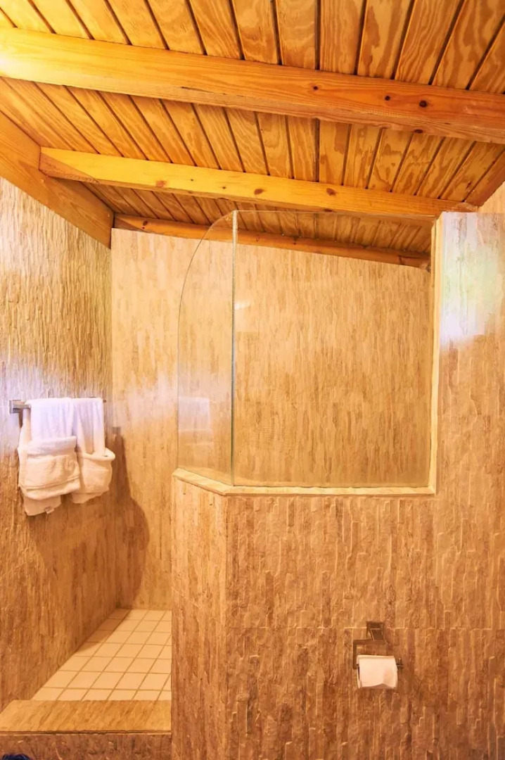 Eagle's Base Villa & Cottage