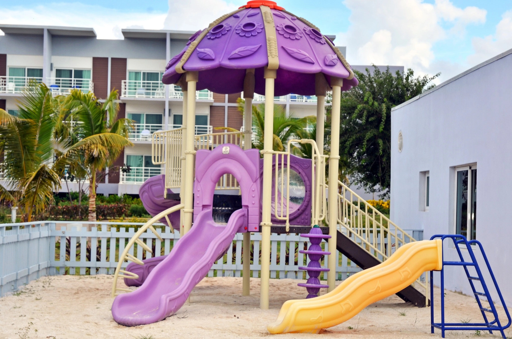 Grand Aston Cayo Las Brujas Beach Resort & Spa