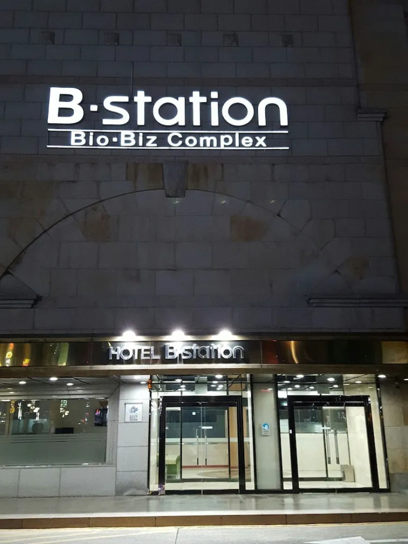 Hotel B Station